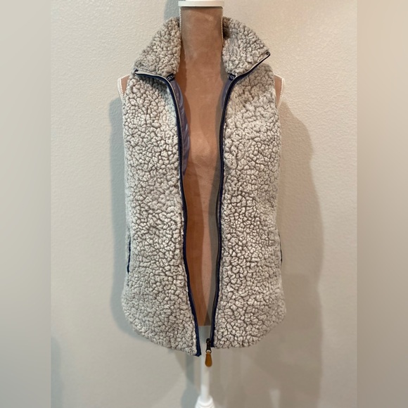 Simply Southern Sherpa vest - Picture 5 of 7